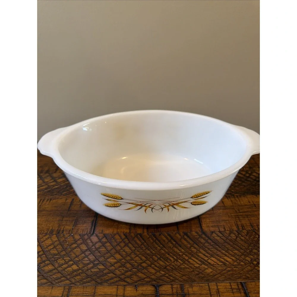 Fire-King Anchor Hocking Vintage Pattern Oval 1 1/2 Qt Casserole Dish - No Lid